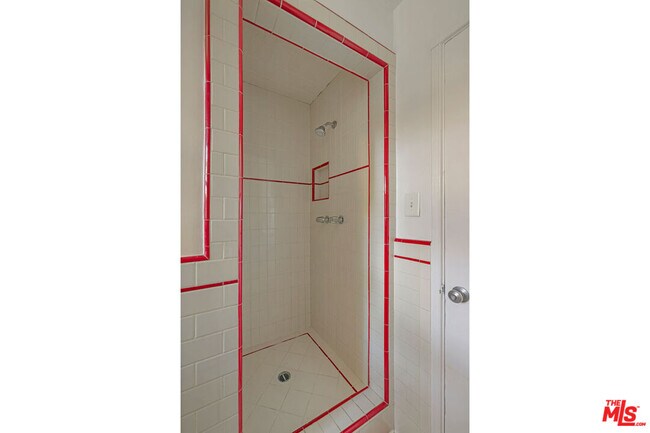 Building Photo - 3815 Franklin Ave