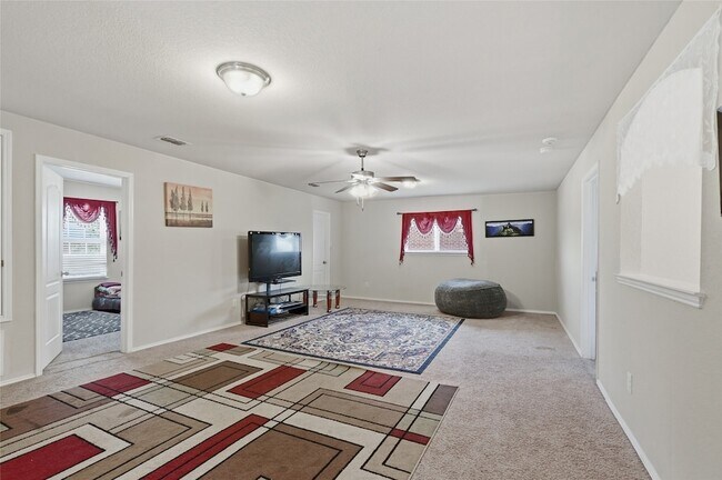 Building Photo - 910 Cormorant Dr