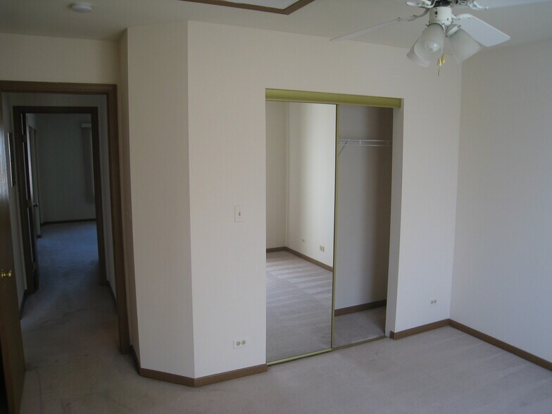 Building Photo - 425 N Eric Dr