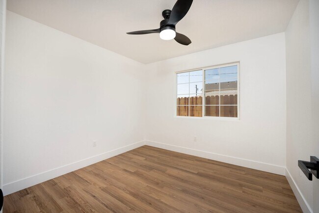 Building Photo - 2716 Yreka Ave