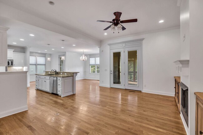 Building Photo - Stunning rental home on a premium lot in s...
