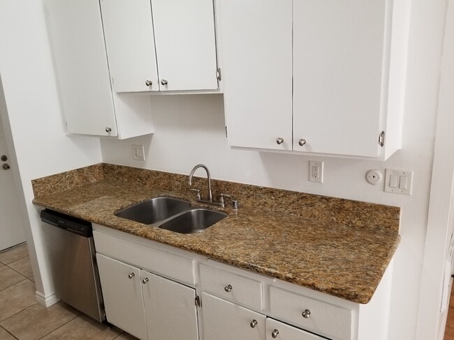 Kitchen 02 - 9618 Exposition Blvd