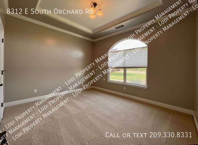 Building Photo - 8312 E Orchard Rd