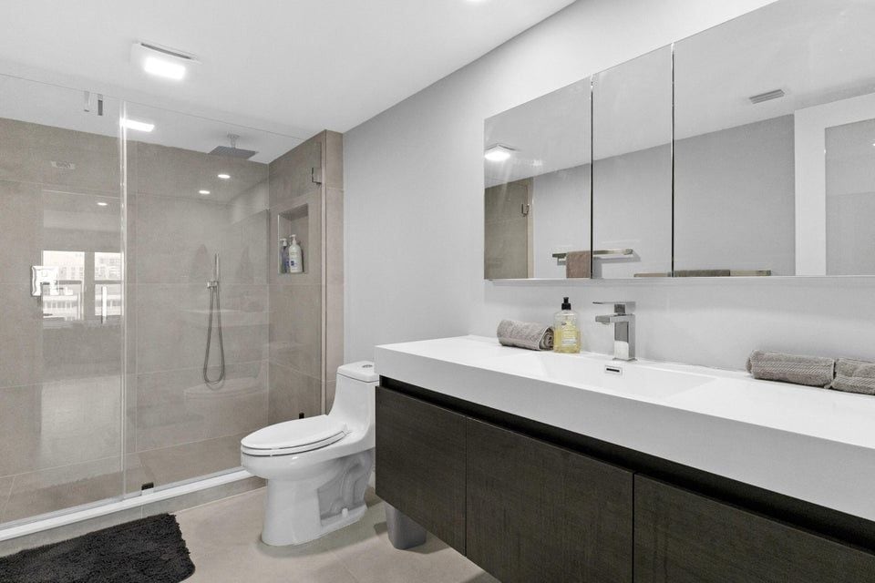 Building Photo - 3900 Galt Ocean Dr