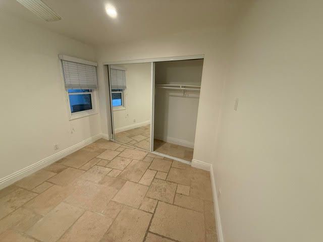 Building Photo - 16 Brookside Pl