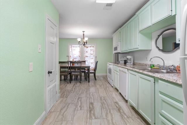 Building Photo - 259 Hiland Ln