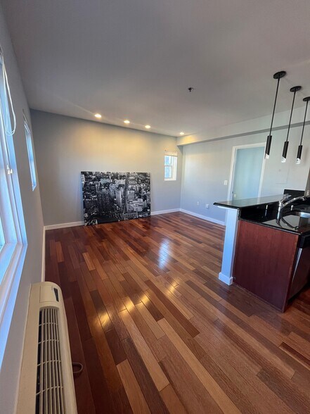 Primary Photo - 1512 Marion St NW