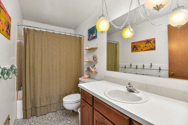 Building Photo - 2700 + sq ft family home has it all! Over 2 acres of land and a stunning view of Lake Pend Oreille