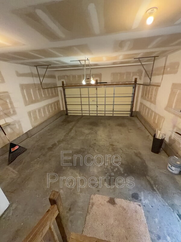 Building Photo - 4520 Shady Side Ln