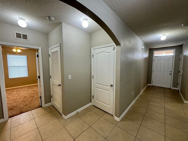 Building Photo - Beautiful 4 Bedroom 2 Bathroom Home in Bartow!