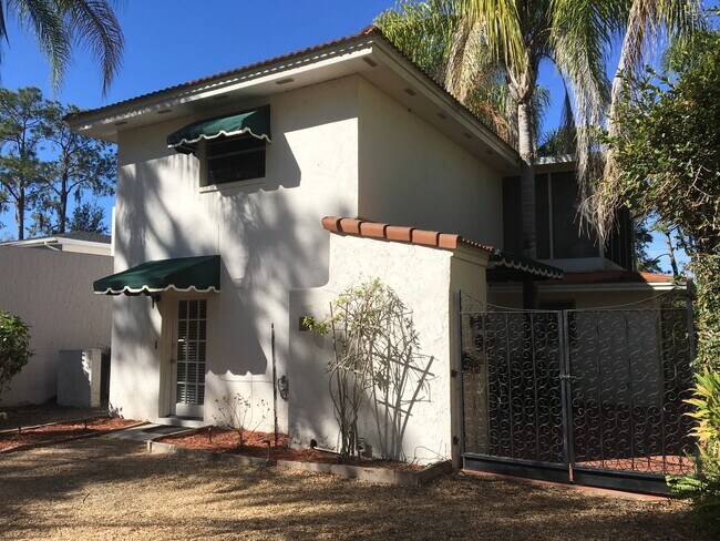 Primary Photo - 1400 Granada Way