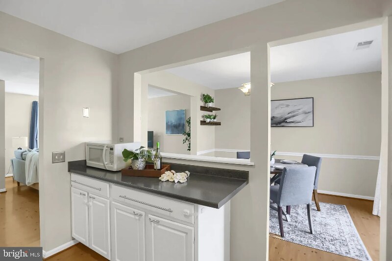 Building Photo - 5737 Sunset View Ln