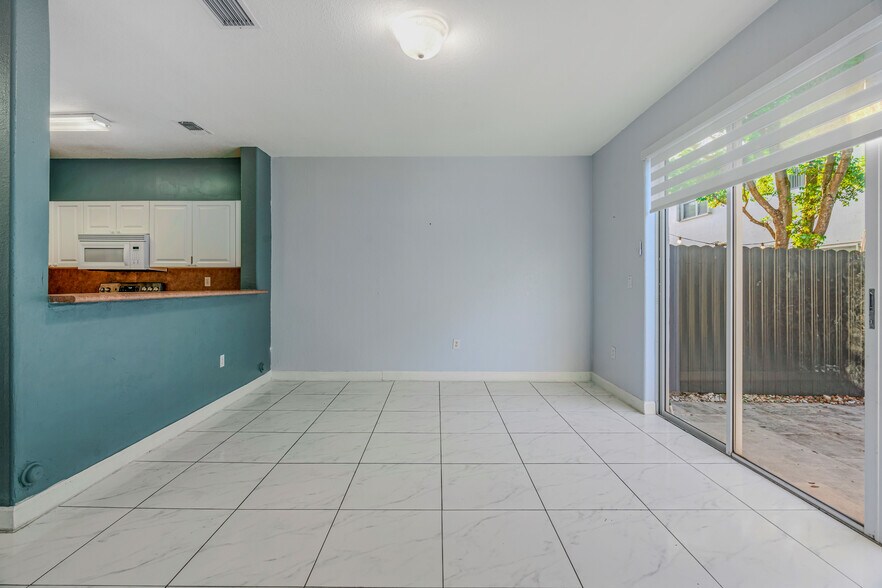 Building Photo - 5460 NW 107th Ave