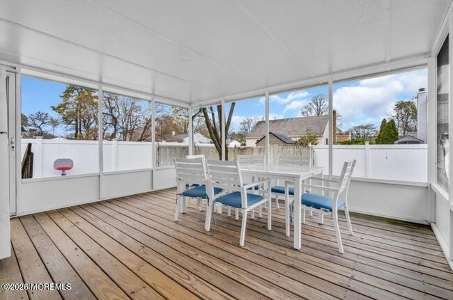 Building Photo - 305 Hudson Dr