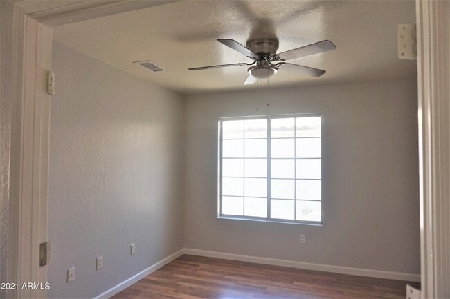 Building Photo - 1319 E Cathedral Rock Dr