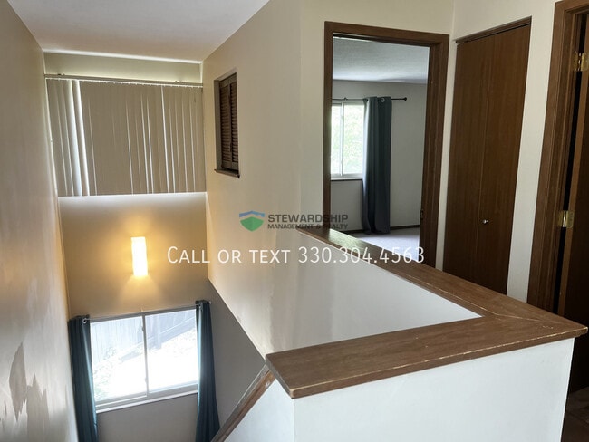 Building Photo - 931 Trimble Dr