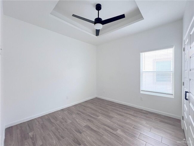 Building Photo - 19 W Woodson Dr
