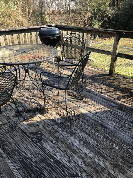 Back deck - 224 Cook St