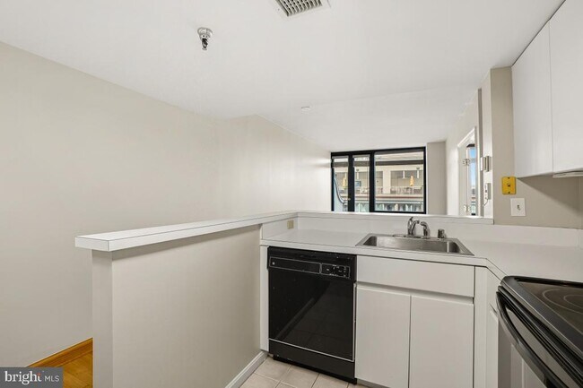 Building Photo - 801 Pennsylvania Ave NW