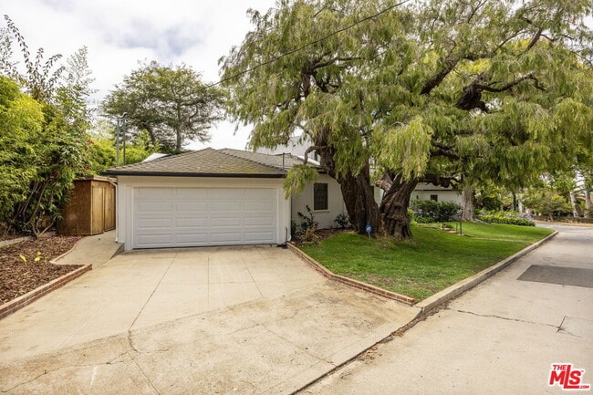 Building Photo - 202 S Saltair Ave