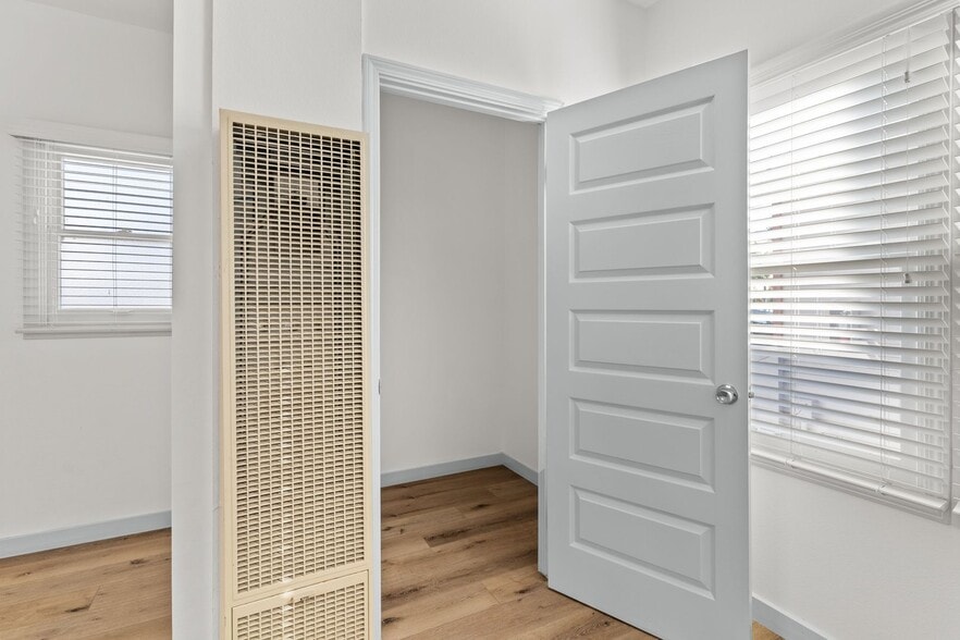 Building Photo - 526 Magnolia Ave