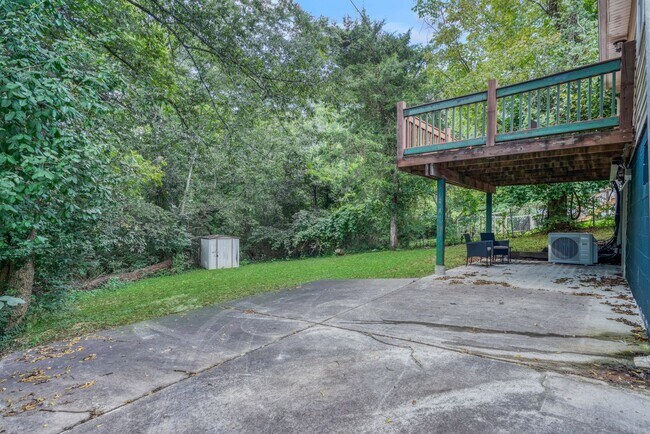 Building Photo - 408 Martin St