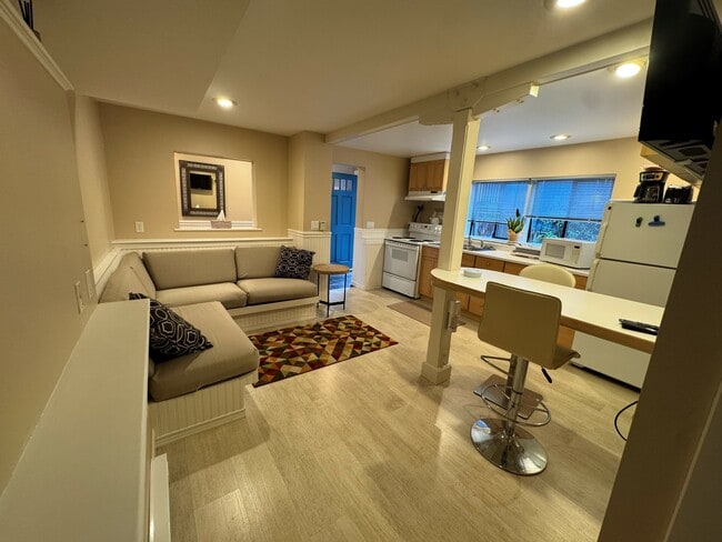 Building Photo - 7319 17th Ave NE