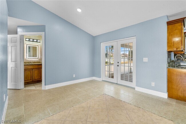 Building Photo - 1715 NE 2nd Ave