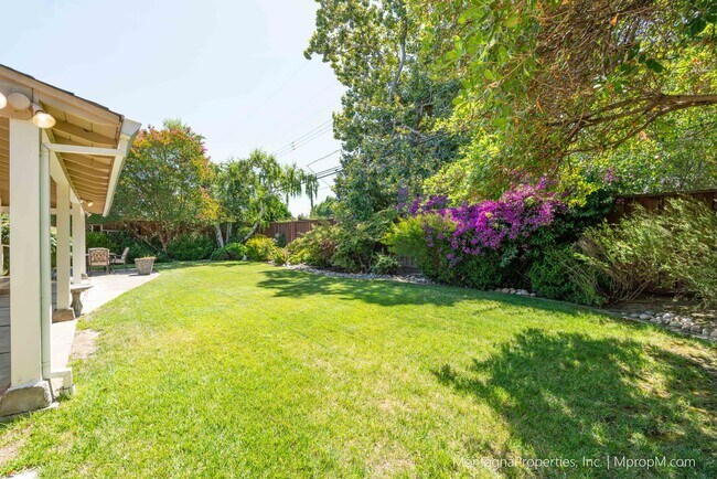Building Photo - Remodeled single story Willow Glen home wi...