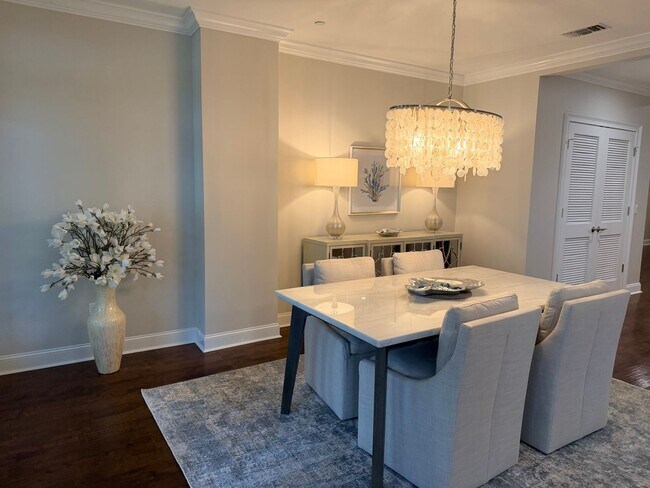 Building Photo - Stunning Luxury, Two Bedroom Creek Front Condo in Hilton Head Plantation