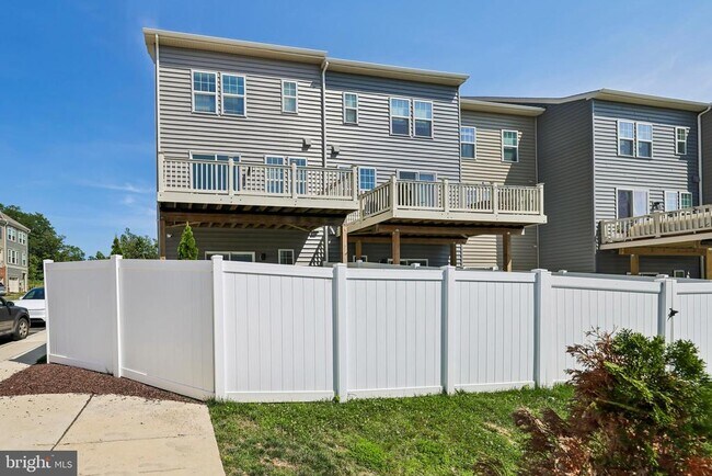 Building Photo - 26401 Sir Jamie Ter
