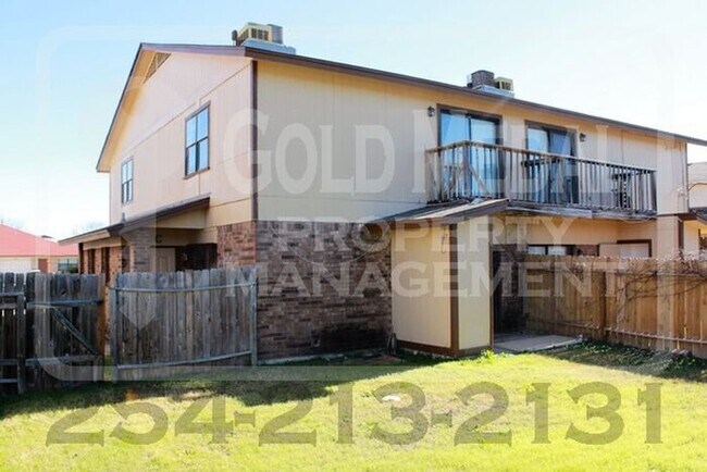 Building Photo - 3709 Hereford Ln