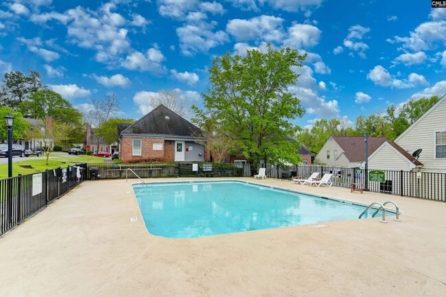 Building Photo - 600 Hulon Cir