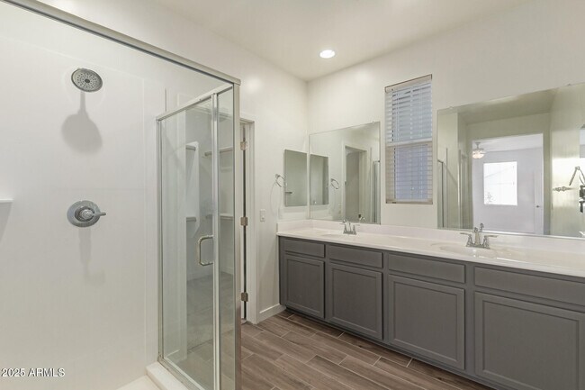 Building Photo - 5524 S Dillon Cir