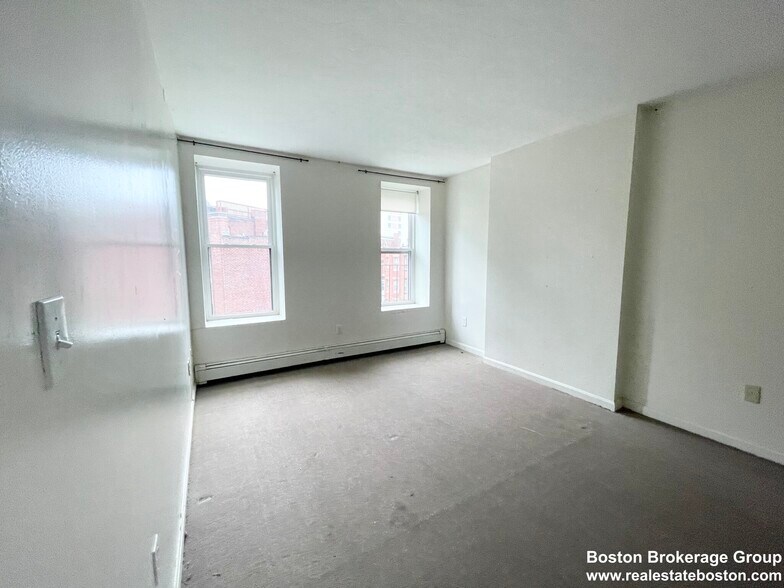 Building Photo - 90 Hammond St