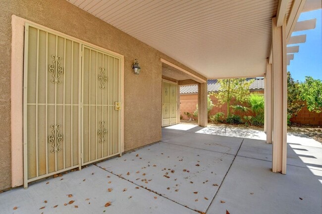 Building Photo - Stunning 4 bd Home in Spring Valley Coming Soon! Duel primary suites!