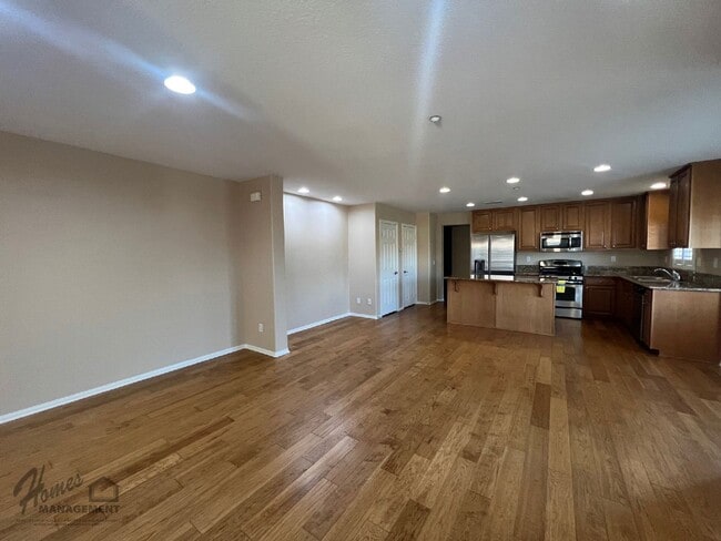 Building Photo - Homes Management - 2 Bed, 2 Bath Townhouse...