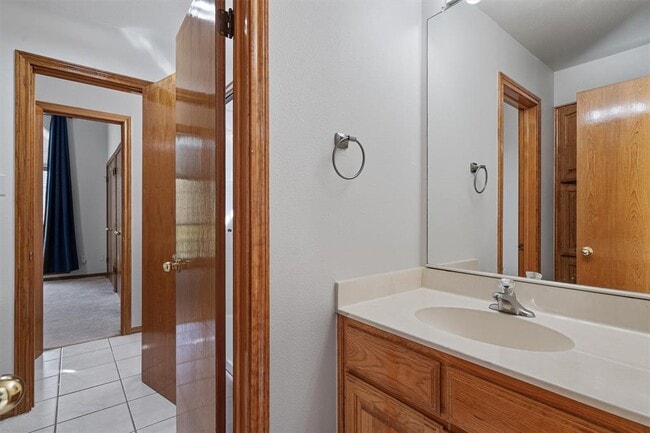 Building Photo - 1903 Port Royal Dr