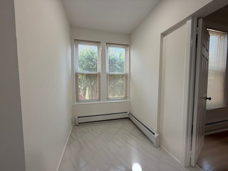 Building Photo - 238 Claremont Ave