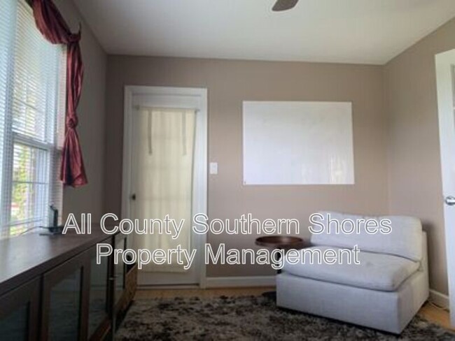 Building Photo - 200 Willow Green Dr
