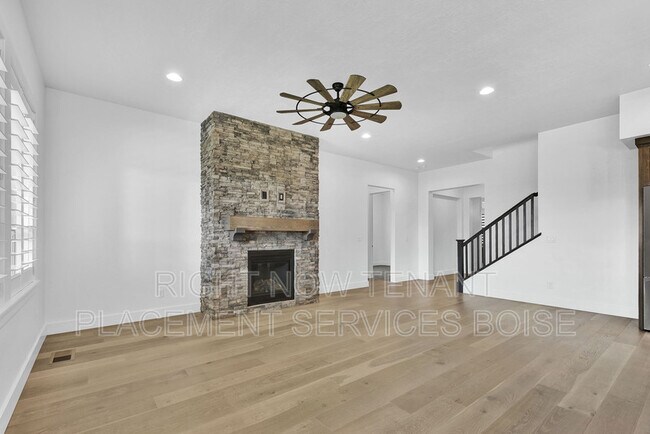 Building Photo - 6705 N Elmstone Way