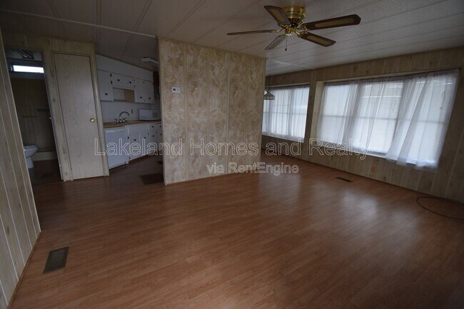 Building Photo - 1567 Longbow Dr