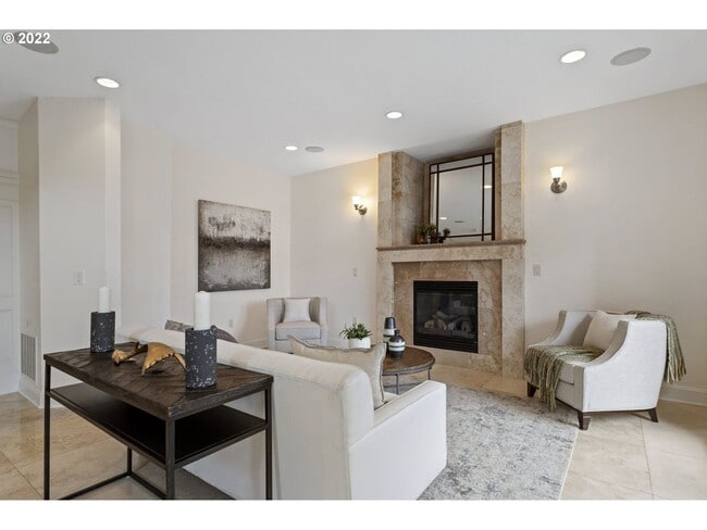 Building Photo - Bright & Beautiful Forest Heights Home with Gourmet Kitchen, Bonus Space & Private Cul-de-Sac Set...