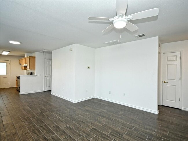Building Photo - 411 Delmar Ave