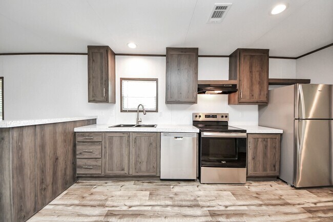 Building Photo - 1556 Brown Rd