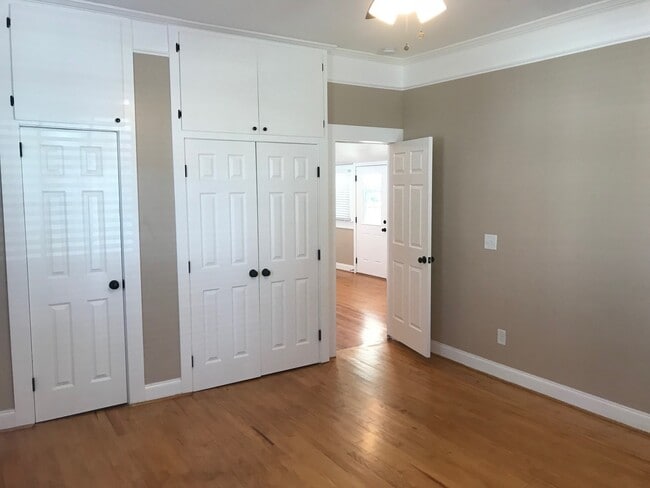 Building Photo - Beautiful 3 Bed 3.5 Bath House