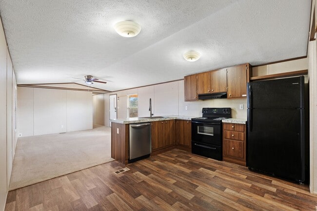 Building Photo - 16543 Tremont Dr