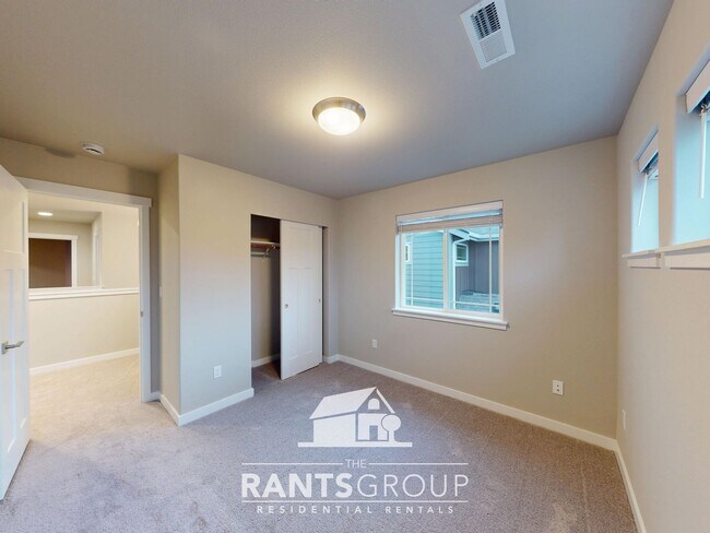 Building Photo - Beautiful New Home in Bradbury Subdivision! Easy I5 Access!