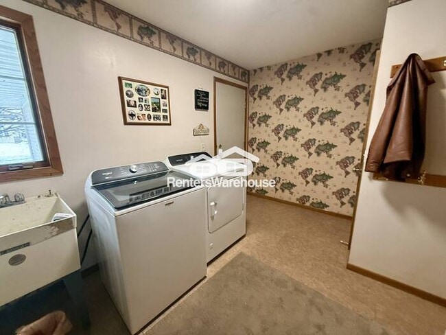 Building Photo - SFH - 6 Bed Farmington for Rent - Avail May 2026