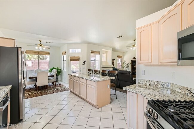 Building Photo - 7515 Splashing Rock Dr